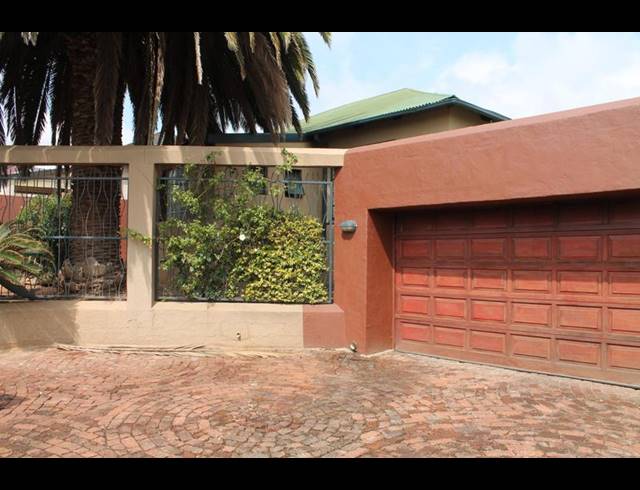 3 BEDROOM HOUSE FOR SALE IN KENSINGTON